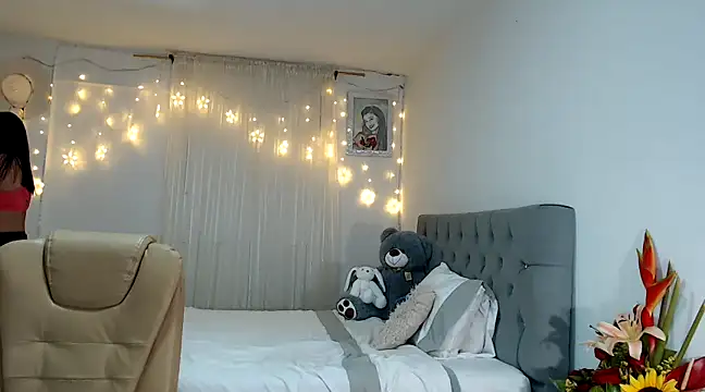 Snapshot of ZajiraShane chatting on 12/11/24, 07:20 ZajiraShane online show from 12/11/24, 07:20