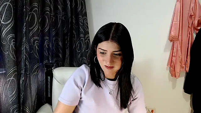 Snapshot of ZajiraShane chatting on 01/27/25, 01:19 ZajiraShane online show from 01/27/25, 01:19