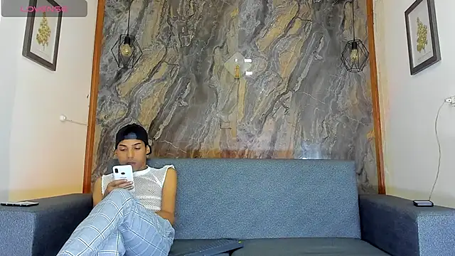 liam genner  online show from 12/04/24, 07:45