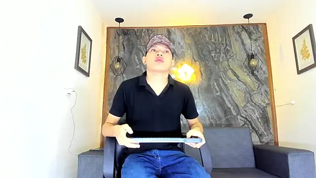 liam genner  online show from 03/08/25, 08:03