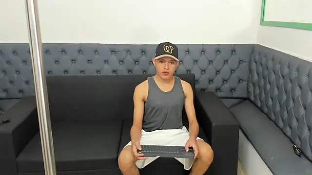 Snapshot of liam_genner_ chatting on 03/16/25, 08:00 liam genner online show from 03/16/25, 08:00