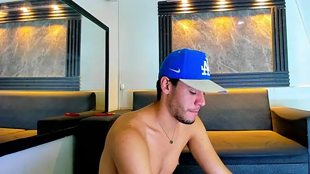 liam genner  online show from 09/08/25, 08:08