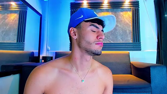 Snapshot of liam_genner_ chatting on 09/20/25, 08:43 liam genner online show from 09/20/25, 08:43