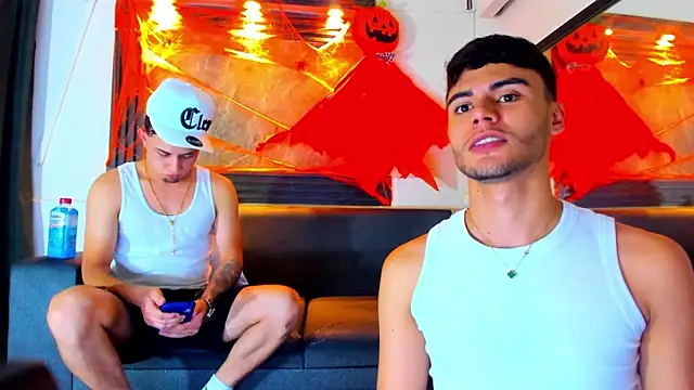 Snapshot of liam_genner_ chatting on 10/22/25, 08:19 liam genner online show from 10/22/25, 08:19