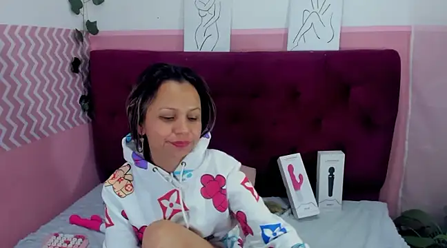 candysmitxxx online show from 02/11/25, 03:40