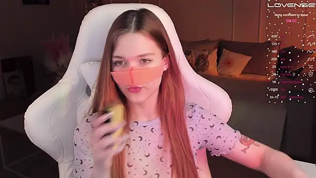 Frau Lina online show from 02/02/25, 07:14