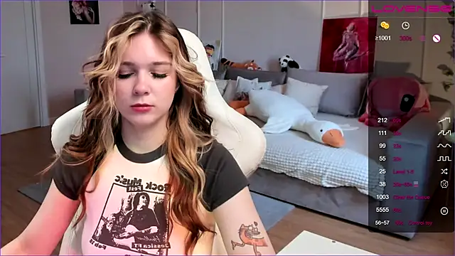 Frau Lina online show from 03/24/26, 02:44