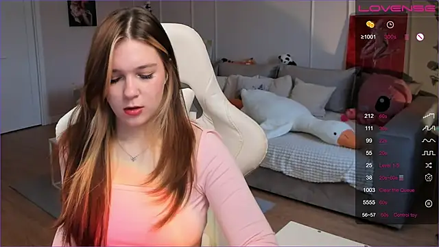 Frau Lina online show from 04/01/26, 03:20