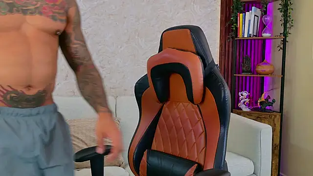 AdanReilly online show from 12/03/25, 07:56