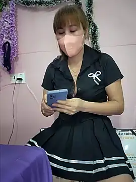 Snapshot of zizi_public chatting on 02/12/25, 06:40 zizi public online show from 02/12/25, 06:40