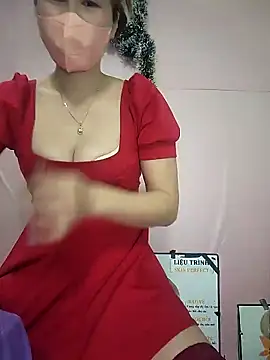 Snapshot of zizi_public chatting on 02/14/25, 03:11 zizi public online show from 02/14/25, 03:11