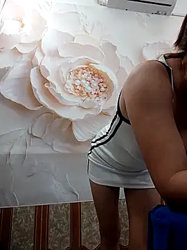 Snapshot of zizi_public chatting on 10/31/25, 02:23 zizi public online show from 10/31/25, 02:23