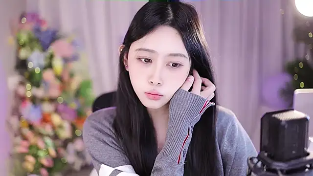 Snapshot of SleepArtist chatting on 01/14/25, 02:40 SleepArtist online show from 01/14/25, 02:40