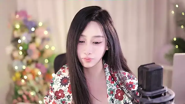 Snapshot of SleepArtist chatting on 02/22/25, 06:19 SleepArtist online show from 02/22/25, 06:19