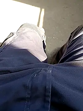 Snapshot of vadszex31 chatting on 03/19/25, 09:38 vadszex31 online show from 03/19/25, 09:38