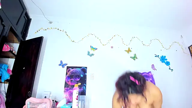 Emily Coper18 online show from 02/17/25, 05:32