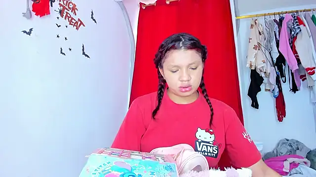 Emily Coper18 online show from 10/26/25, 01:28