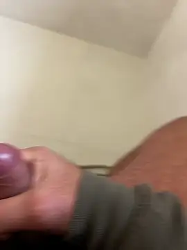 Snapshot of Angeloggaa chatting on 12/17/25, 09:04 Angeloggaa online show from 12/17/25, 09:04