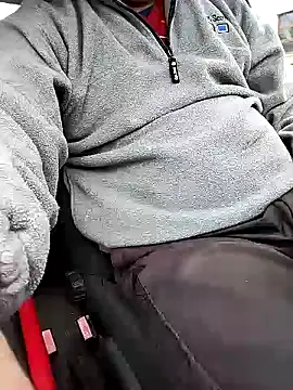 Snapshot of Sarpe84 chatting on 12/13/24, 12:06 Sarpe84 online show from 12/13/24, 12:06