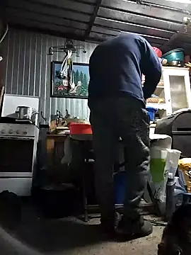 Snapshot of Sarpe84 chatting on 12/23/24, 05:54 Sarpe84 online show from 12/23/24, 05:54