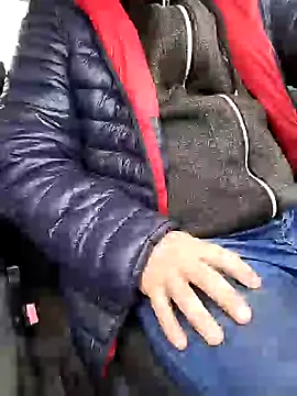 Snapshot of Sarpe84 chatting on 12/30/24, 06:31 Sarpe84 online show from 12/30/24, 06:31