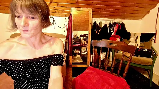 Snapshot of Hot_Colettte chatting on 12/30/24, 12:32 Hot Colettte online show from 12/30/24, 12:32