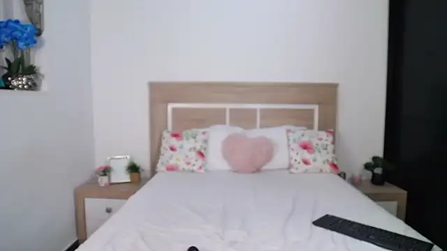 AylinRoss online show from 10/17/25, 06:21