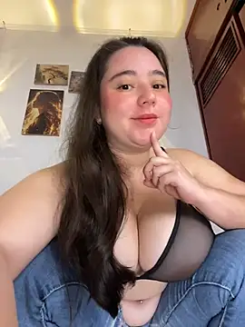LunaGil1 online show from 07/29/26, 02:04