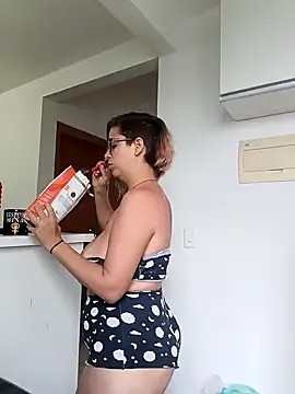 Escarlate4you  online show from 12/05/24, 09:17