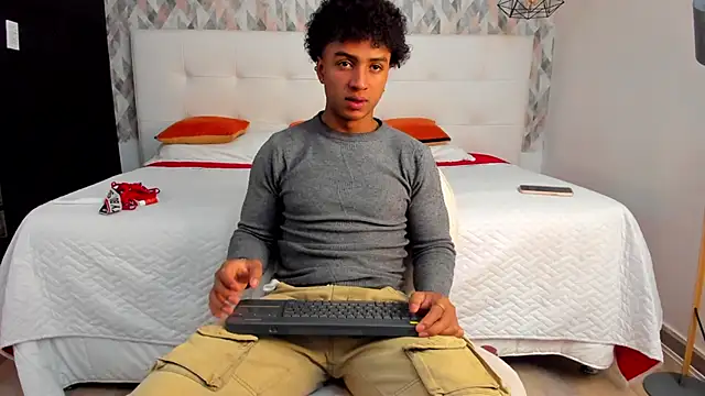 Snapshot of MagnusKing_ chatting on 03/19/25, 11:50 MagnusKing online show from 03/19/25, 11:50