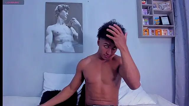 Snapshot of MagnusKing_ chatting on 10/31/25, 03:02 MagnusKing online show from 10/31/25, 03:02