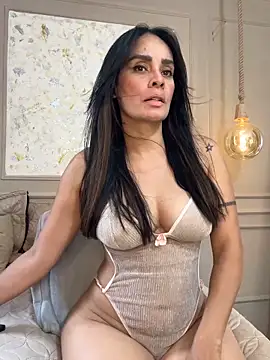 Snapshot of Alishak chatting on 12/18/25, 07:53 Alishak online show from 12/18/25, 07:53