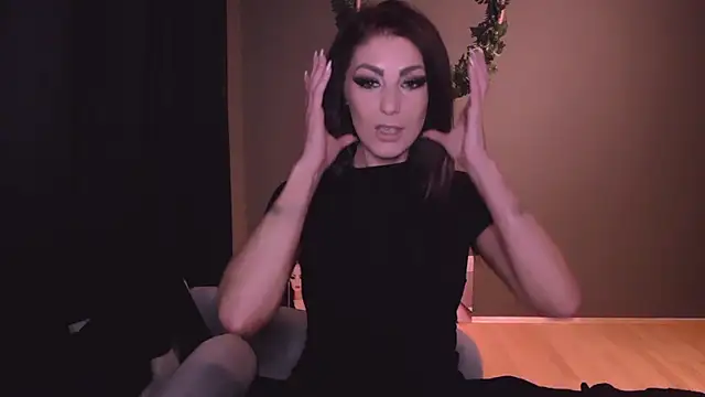 Snapshot of Saintrebella chatting on 12/10/24, 01:22 Saintrebella online show from 12/10/24, 01:22