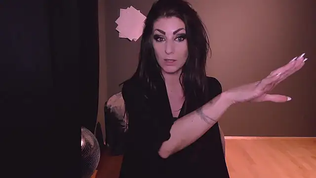 Snapshot of Saintrebella chatting on 02/18/25, 03:42 Saintrebella online show from 02/18/25, 03:42