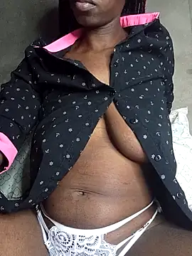 lachilena027 online show from 10/23/25, 04:45