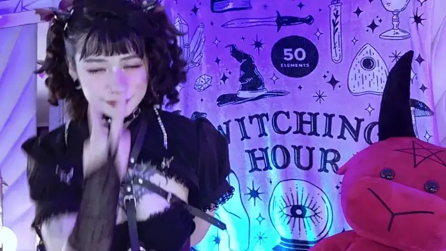 Snapshot of zephirahabney chatting on 11/01/25, 01:57 zephirahabney online show from 11/01/25, 01:57