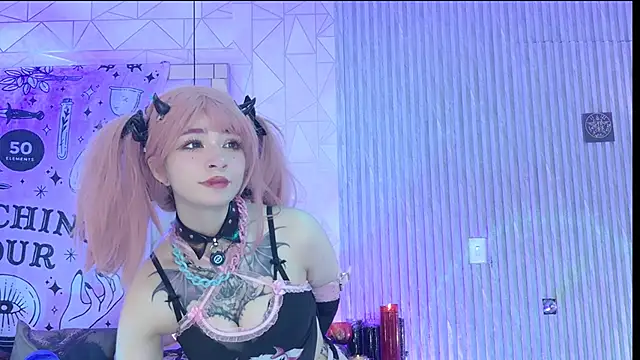 zephirahabney online show from 12/05/25, 03:09