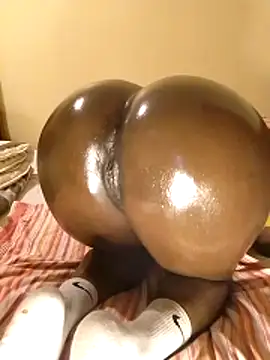 Snapshot of Misskhalifa_ chatting on 03/11/26, 03:23 Misskhalifa online show from 03/11/26, 03:23