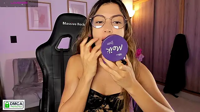 Lilabril online show from 04/23/26, 02:41