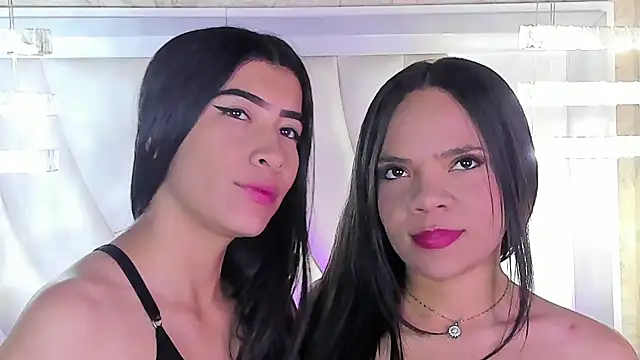 siara and zoe online show from 07/23/26, 11:35