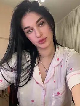 Julietta a online show from 01/21/25, 03:32