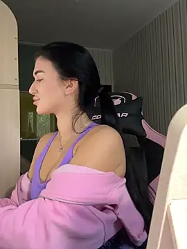 Julietta a online show from 10/27/25, 07:56