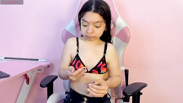 CharlotteMuller online show from 11/25/25, 07:36