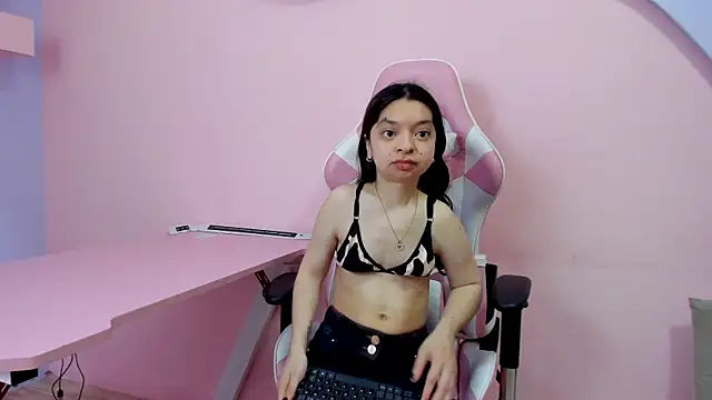 CharlotteMuller online show from 12/03/25, 07:56