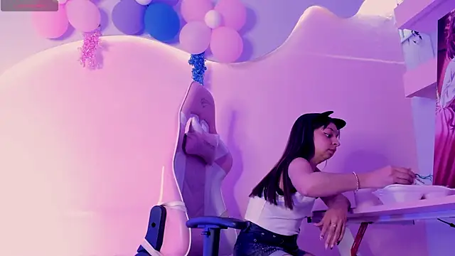 CharlotteMuller online show from 03/17/26, 06:55