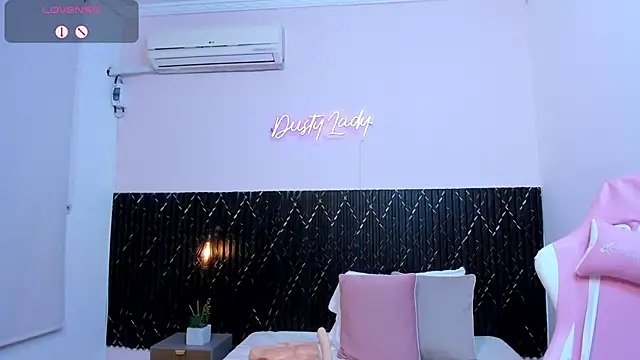 chanel brunette online show from 03/20/25, 07:35