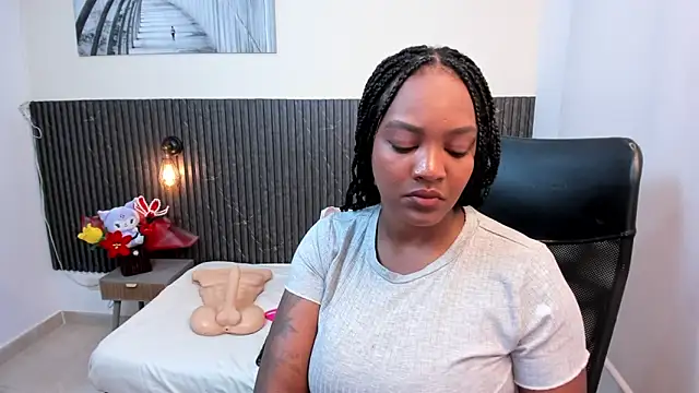 chanel brunette online show from 03/05/26, 12:23