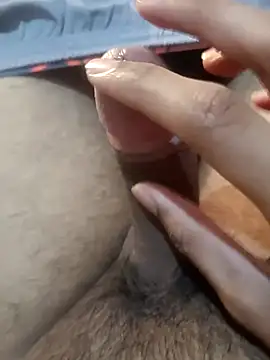 Snapshot of HeftyTheory7 chatting on 03/11/26, 03:12 HeftyTheory7 online show from 03/11/26, 03:12