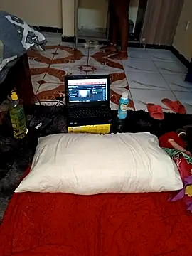 queennapal online show from 03/21/25, 09:01