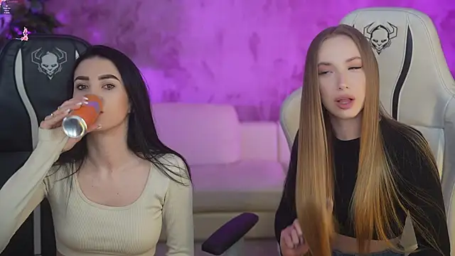 Tina Breeze online show from 02/20/25, 07:55